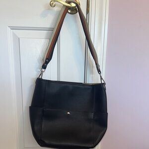 Elegant Black Leather Shoulder Bag